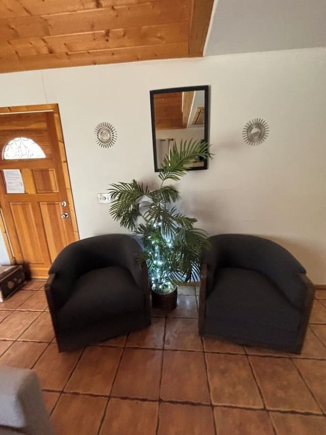 2 Bedroom River Front Cabin with a Loft #10