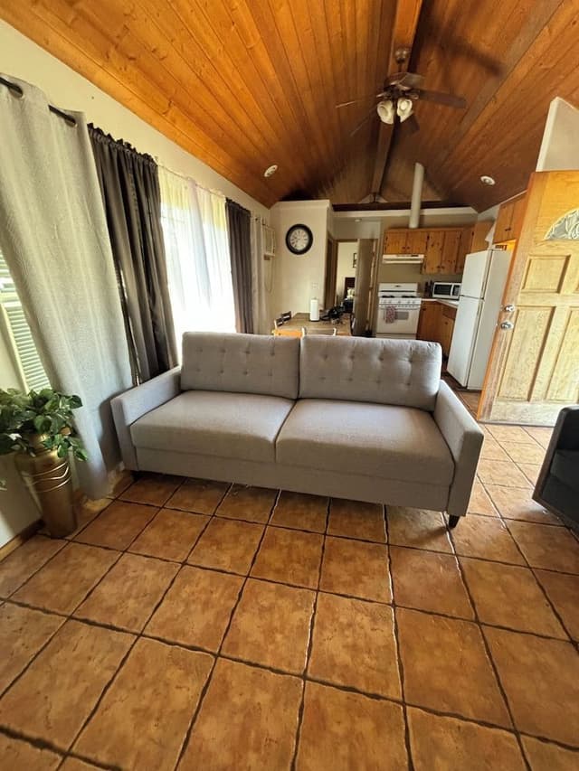 2 Bedroom River Front Cabin with a Loft #10