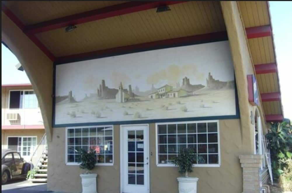 Stardust Inn2