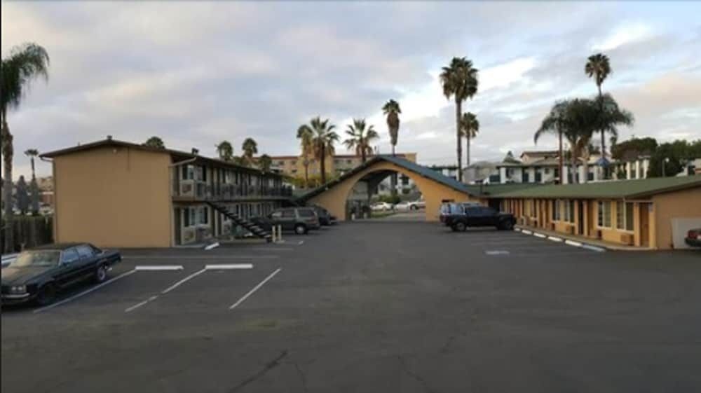 Stardust Inn0