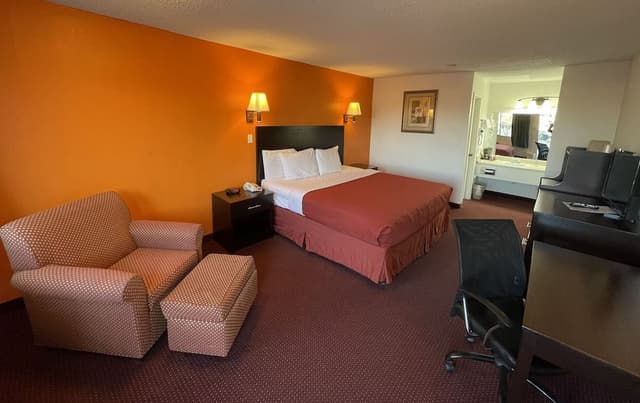 Standard Room, 1 King Bed, Non Smoking