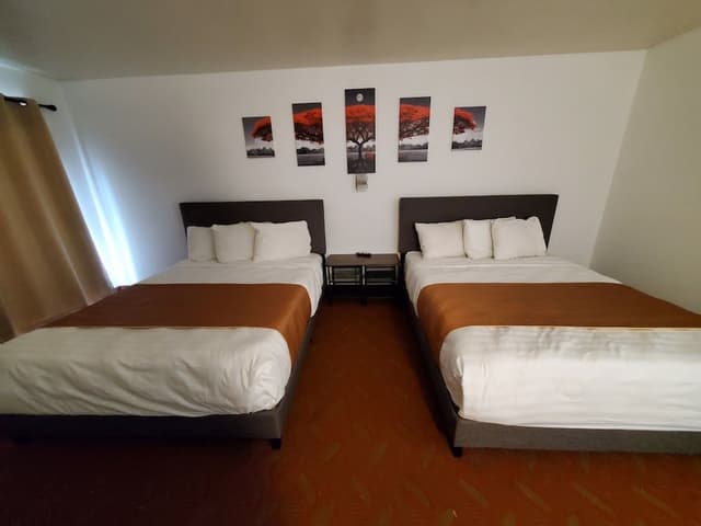 Two queen beds non smoking