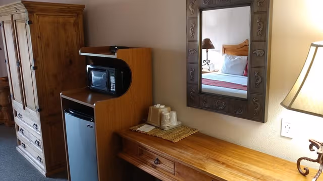 Standard Room, 1 King Bed (upper level)