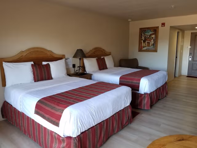 Standard Room, 2 Queen Beds (upper level)