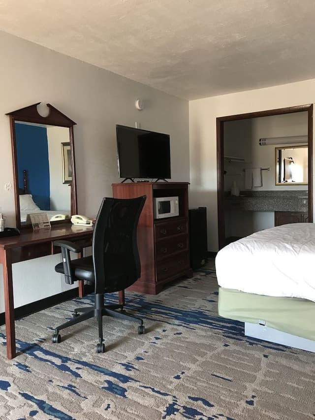 Standard Room, 1 King Bed, Non Smoking