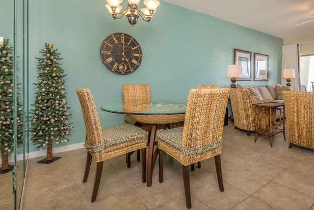 Two Bedroom Two Bath Condo, Sea Facing