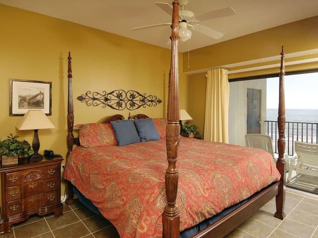 Three Bedroom Two Bath Condo, Sea Facing