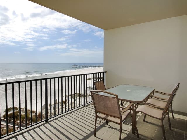 Three Bedroom Two Bath Condo, Sea Facing