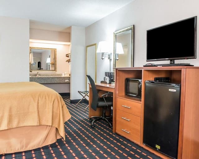 Standard Room, 1 King Bed, Non Smoking