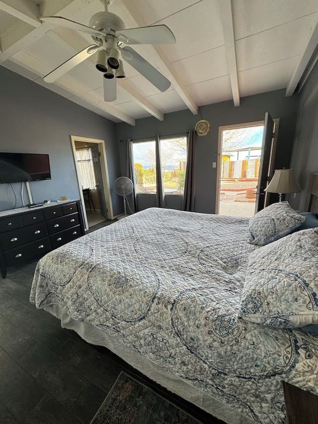 Deluxe king with full kitchen