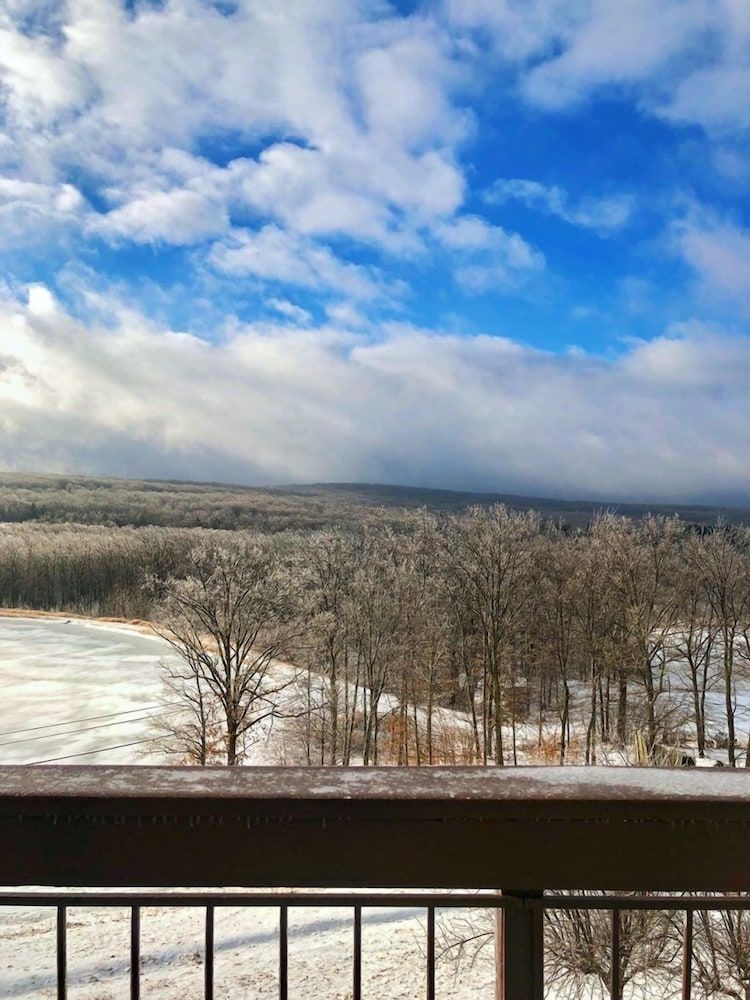 Mountain Laurel Resort0