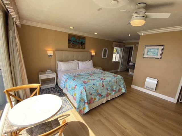 OCEAN VIEW TWO ROOM JACUZZI SUITE #12