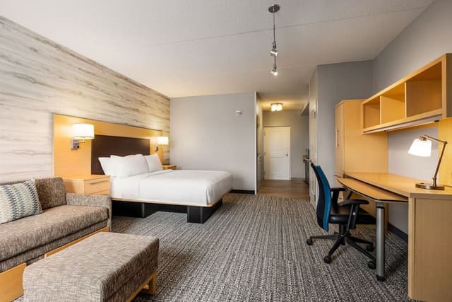 Studio, 1 Queen Bed (Mobility/Hearing Accessible, Tub)