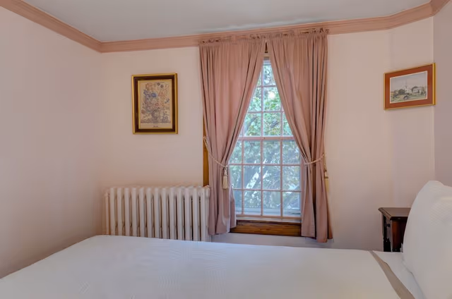 Standard Room, 1 Queen Bed