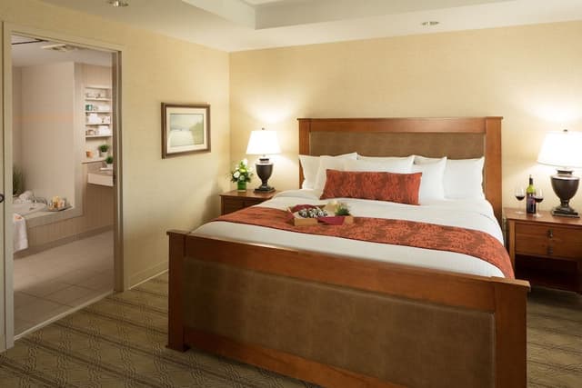 Executive Suite, Multiple Beds