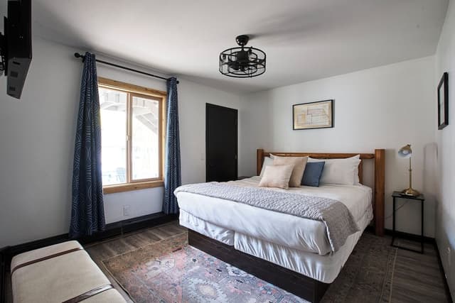 Luxury Suite, 1 King Bed with Sofa bed