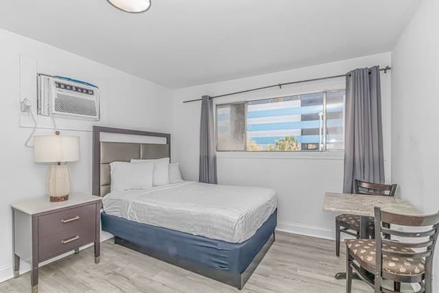 Comfort Studio Suite, Multiple Beds, Kitchen