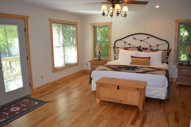 Luxury Cabin, 3 Bedrooms, Kitchen, Mountain View