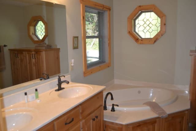 Luxury Cabin, 3 Bedrooms, Kitchen, Mountain View