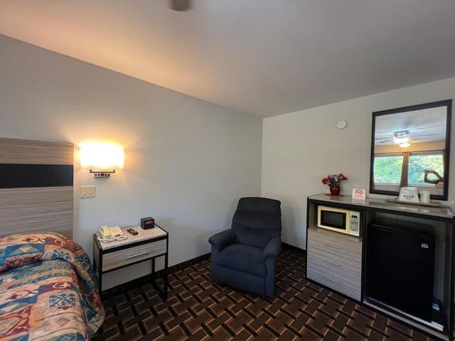 Room, 1 Queen Bed, Accessible