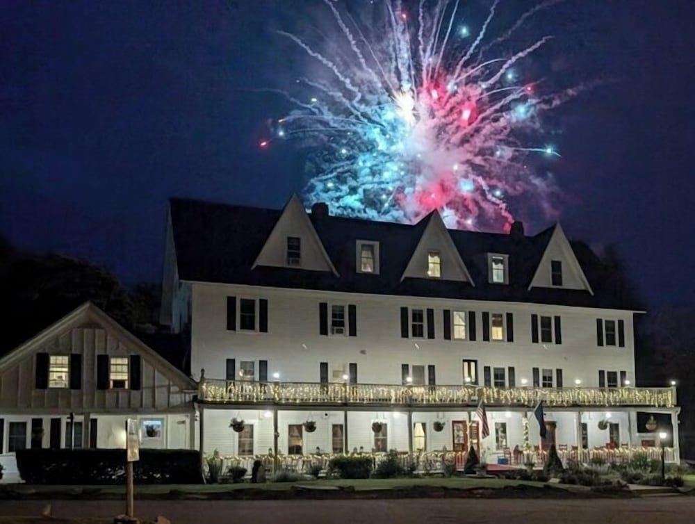 Echo Lake Inn1