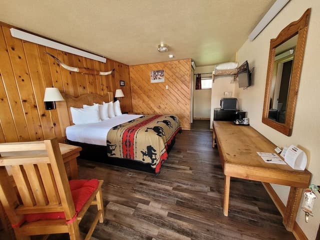 Standard Room, 1 Queen Bed