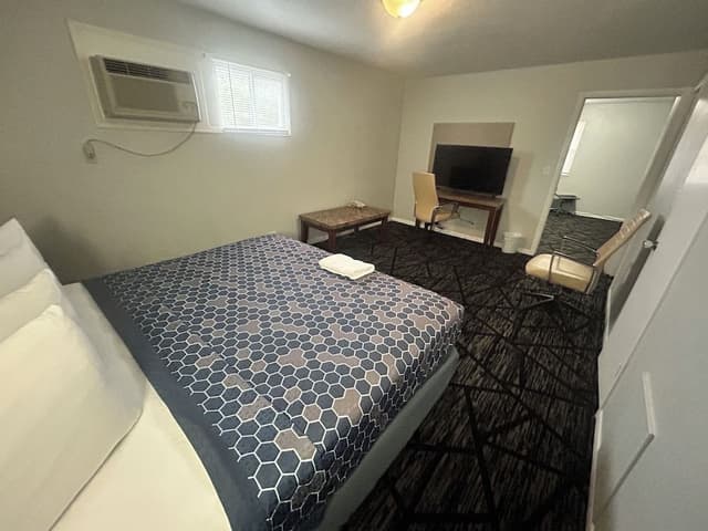 Room, Non Smoking (1 King Bed & 2 Queen Beds)