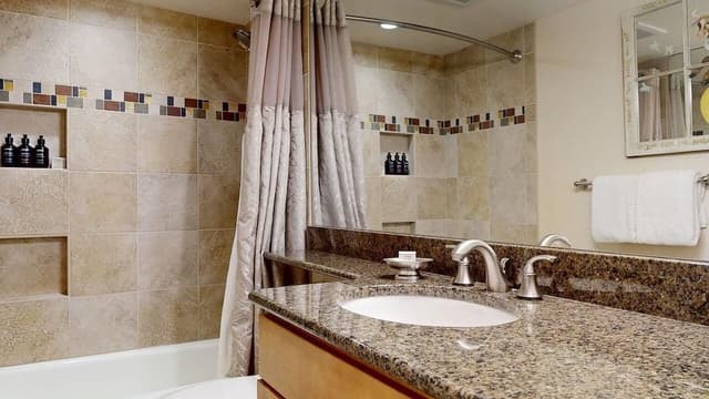 Condo, 2 Bedrooms (Slope 102)