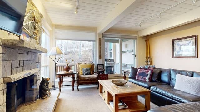 Condo, 2 Bedrooms (Slope 102)
