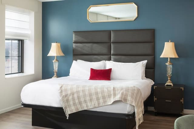 Suite, 1 King Bed (Soaking Tub)