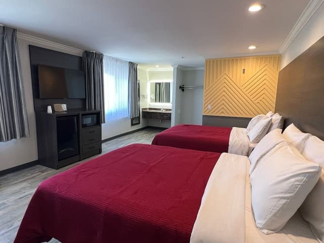Deluxe Room, 2 Queen Beds