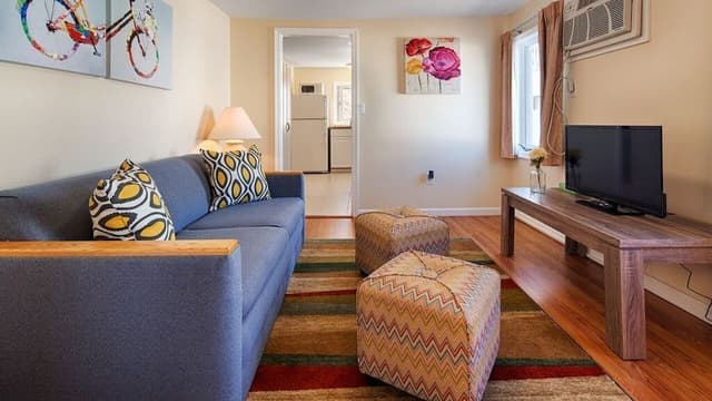 Cottage Apartment, 2 Bedrooms (Check-In Age 25)