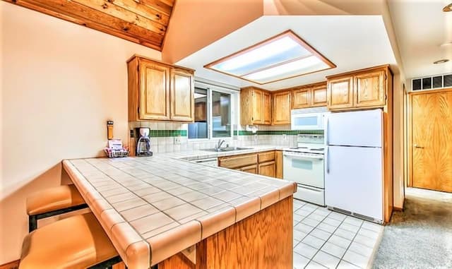 Executive Cabin, 2 Bedrooms, Kitchen