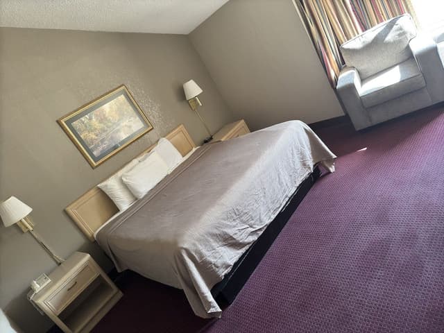 Deluxe Room, 1 King Bed, Jetted Tub