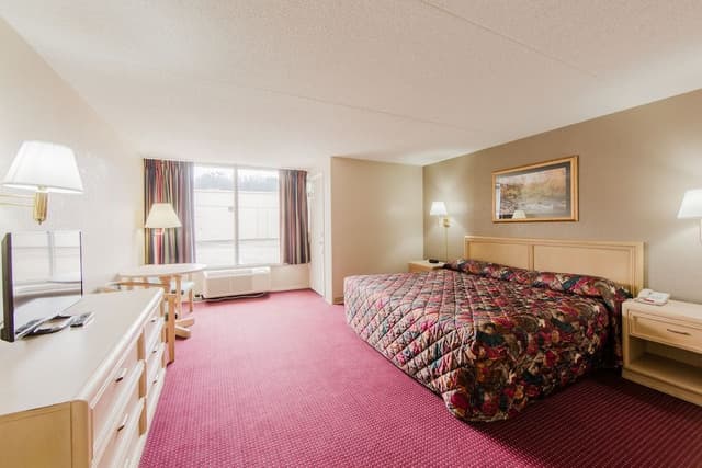 Deluxe Room, 1 King Bed