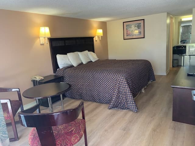 Room, 1 King Bed, Non Smoking
