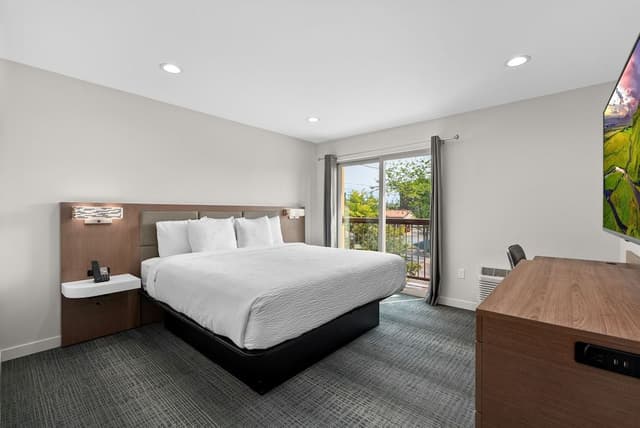 Monarch Suite