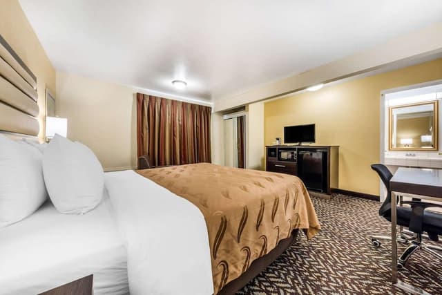 Room, 1 King Bed, Accessible, Non Smoking