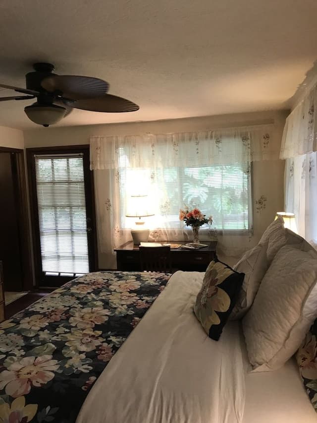 Room, 1 King Bed, Accessible (Malia Room)