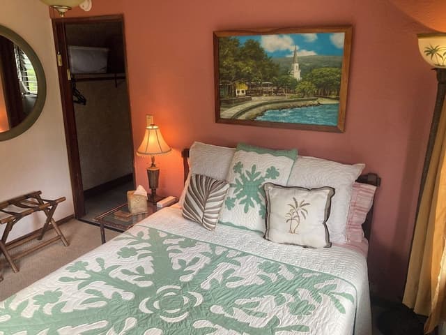 Room, 1 Queen Bed (Maile Room)