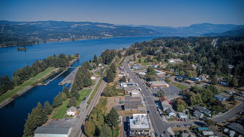 Columbia Gorge Inn1