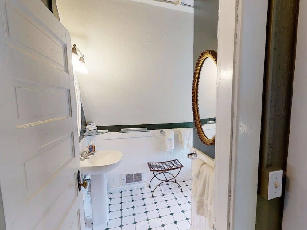 Bacon Mansion Bed & Breakfast Bacon Mansion Bed & Breakfast