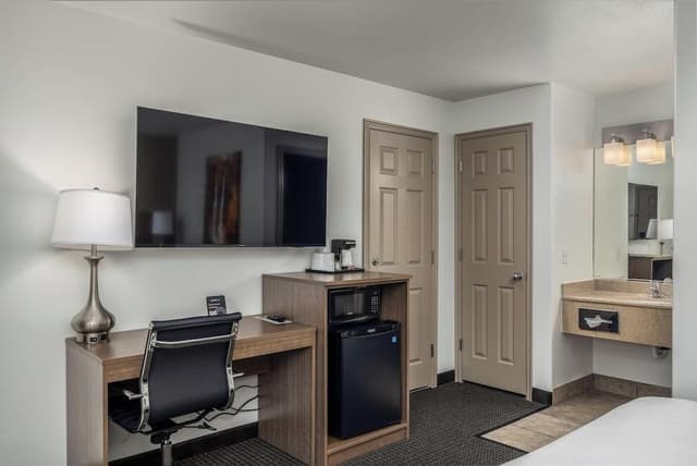 Business Room, 1 Queen Bed