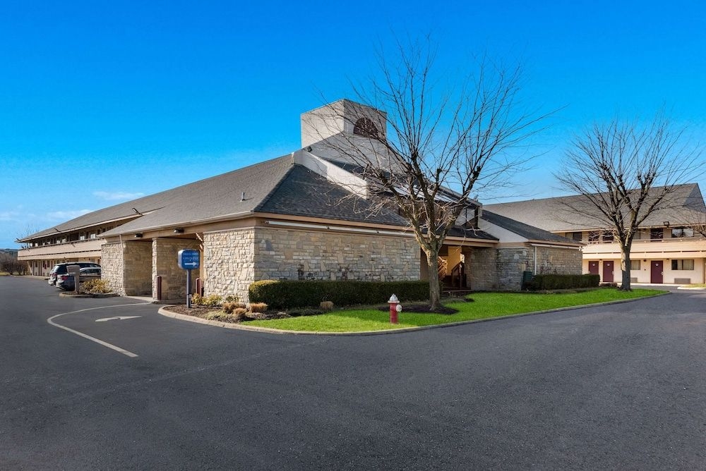 Americas Best Value Inn Columbus West1