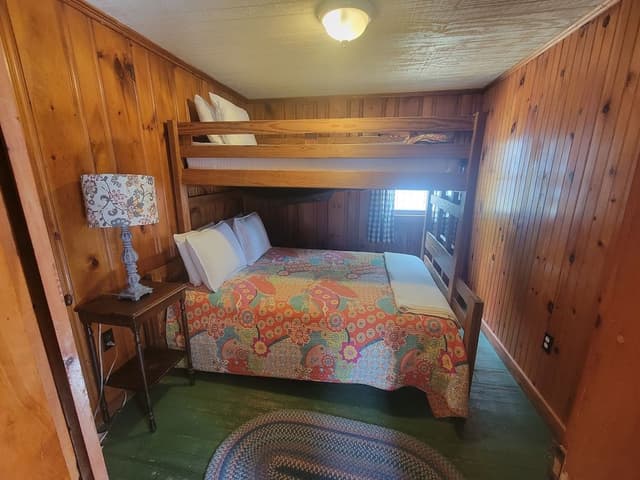 Cabin 4, Lake View