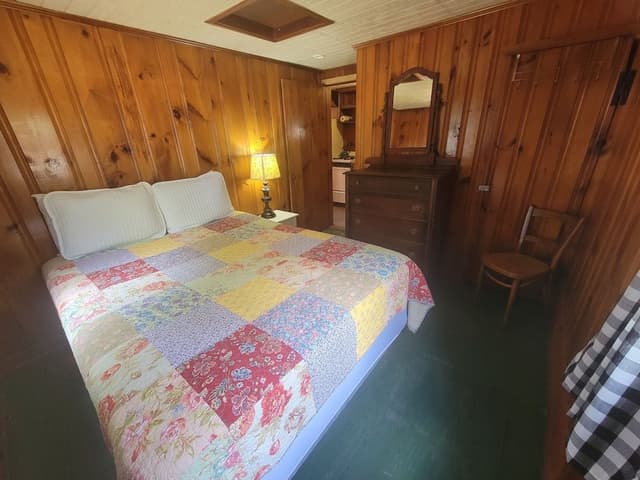 Cabin 4, Lake View