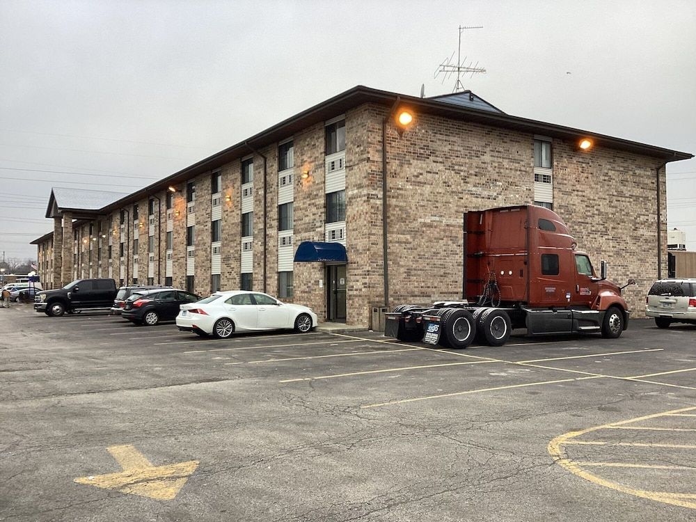 Days Inn Bridgeview1
