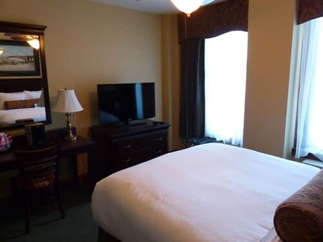 Deluxe Room, 1 Queen Bed, Non Smoking