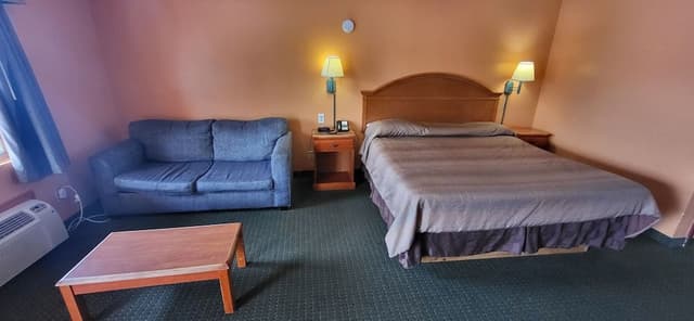 Room, 1 King Bed, Smoking