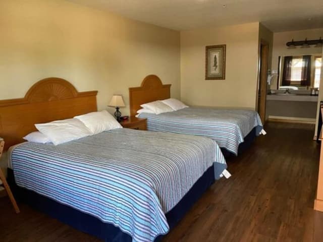 Standard Room, 2 Queen Beds, Non Smoking